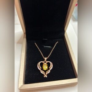 Elegant‎ Gold Heart Necklace with Yellow Gemstone  new in gift box 🎁